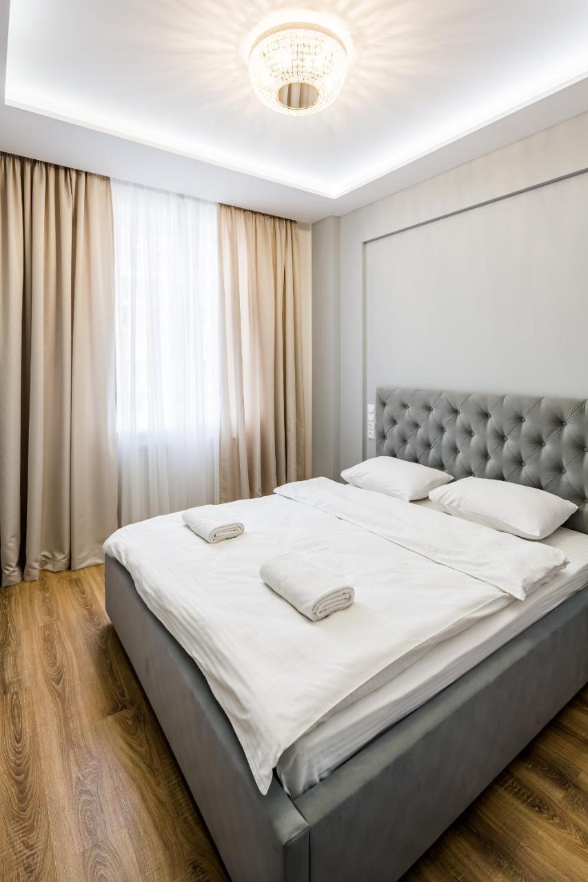 Royal Premier Apartment Lviv Buitenkant foto