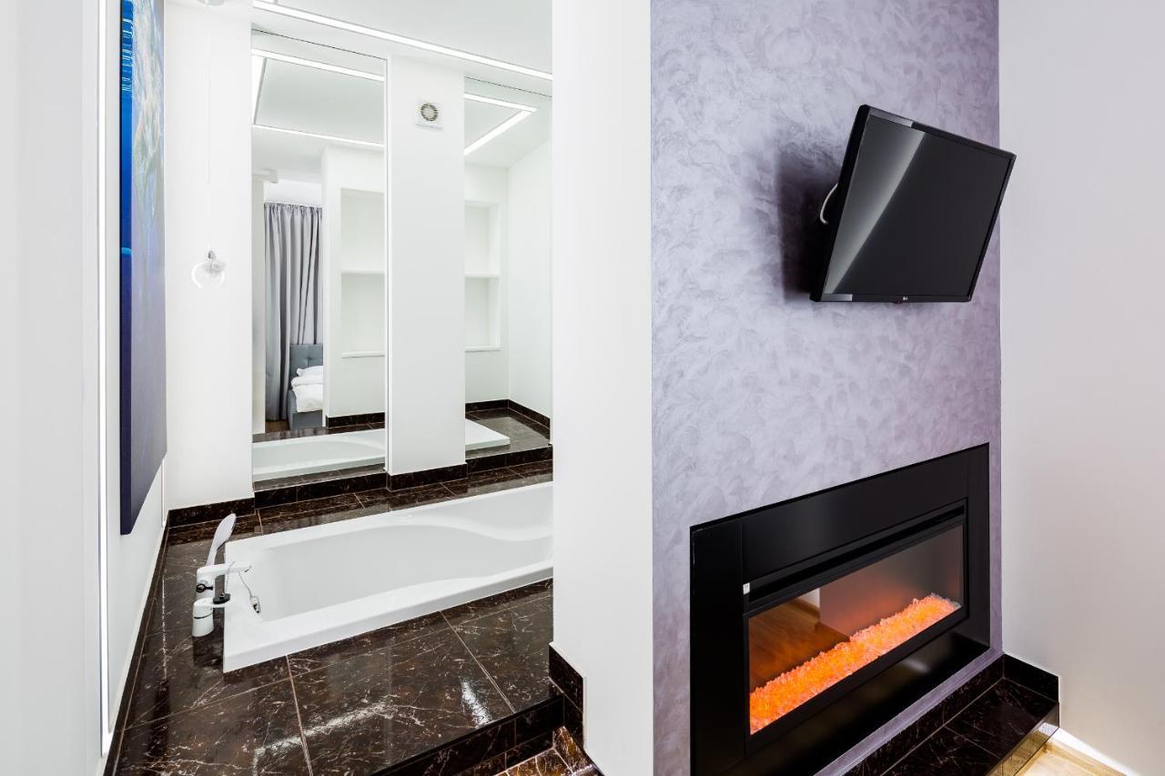 Royal Premier Apartment Lviv Buitenkant foto