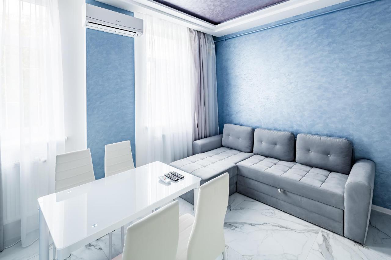 Royal Premier Apartment Lviv Buitenkant foto